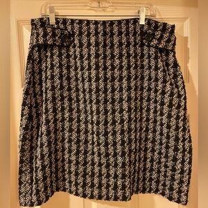 Ann Taylor black and white skirt - size 14